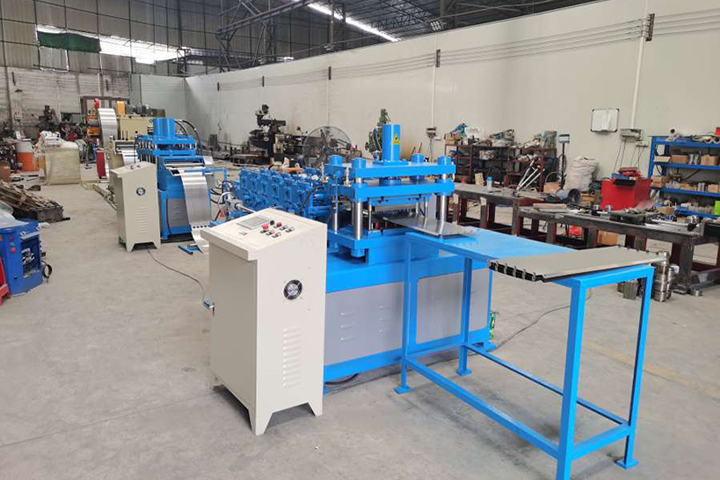 超市货架背板冷弯成型机生产(chǎn)線(xiàn)