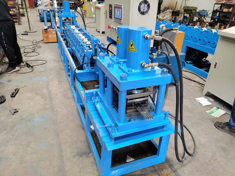 货架横梁冷弯机冲孔与切断模块